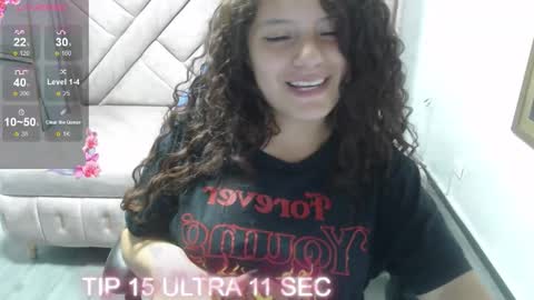 velvet_moon_v online show from February 5, 7:50 pm