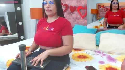 venus online show from March 4, 10:46 am