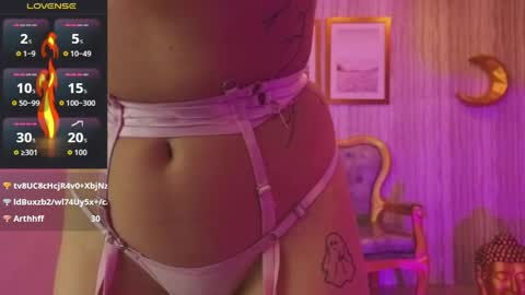 venuss online show from April 11, 7:45 am