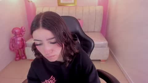 venuss online show from January 13, 1:15 pm