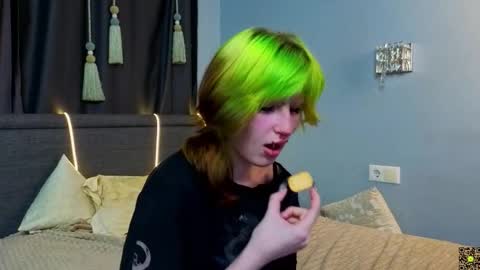 Erica online show from October 13, 8:55 pm