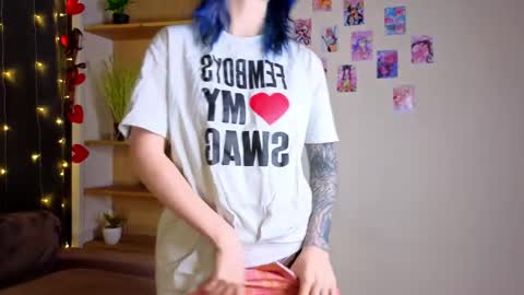 Erica online show from March 28, 8:41 pm