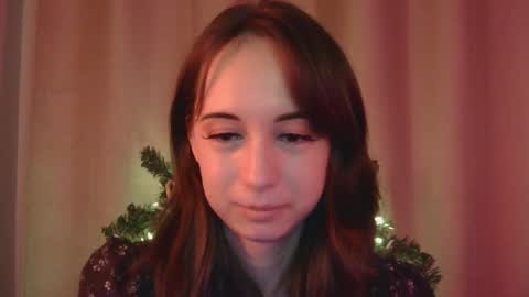 Una online show from December 17, 12:42 pm