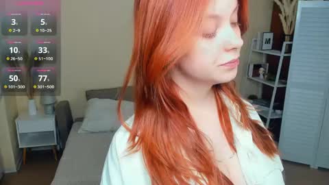 Delora online show from June 5, 8:59 pm