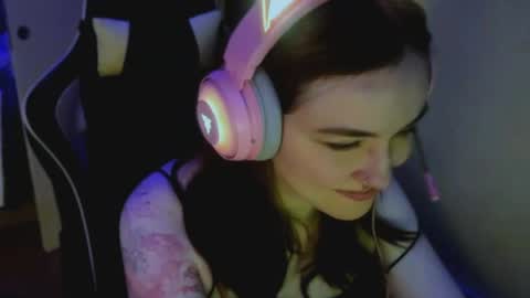 Veronica online show from May 21, 2:48 pm