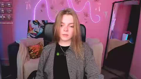 Ronni online show from April 22, 9:56 pm