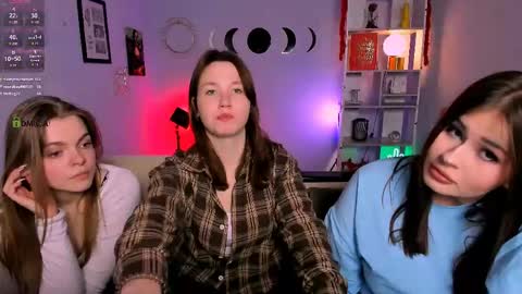 Ronni online show from April 24, 8:55 pm