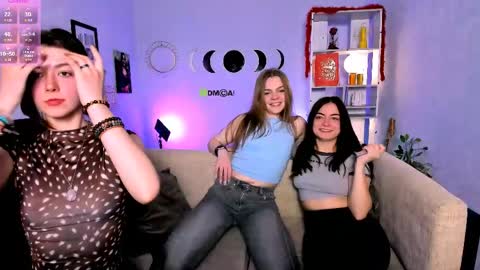 Ronni online show from April 25, 7:33 pm