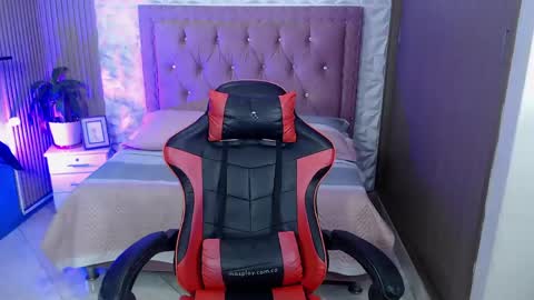 VERONICA online show from April 17, 1:35 pm