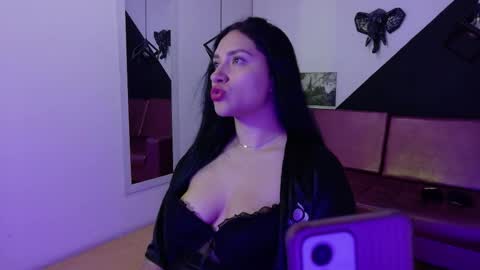   online show from December 22, 12:30 pm