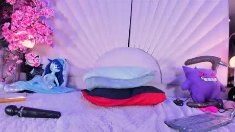 Vesper Velvet  online show from March 28, 8:47 am