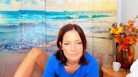 ViciousQueenu can call me Laura online show from June 7, 7:04 am