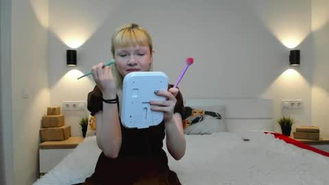 EliQueen online show from April 8, 4:58 am