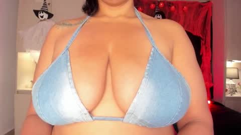 V I C K Y online show from October 21, 1:59 pm