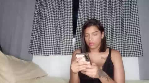 vickyhm22 online show from November 26, 4:35 am