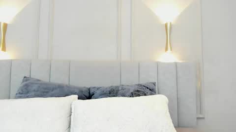 victoria  online show from October 13, 7:05 pm