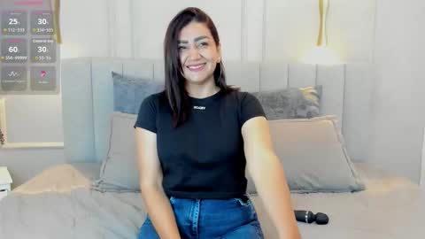 victoria  online show from October 29, 8:00 pm