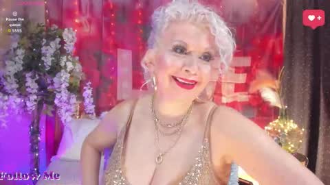 diorvictoria9 online show from February 11, 9:27 pm