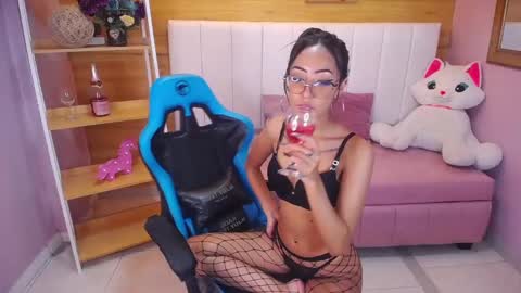 Victoria  online show from February 14, 5:46 pm