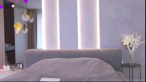 Miss V online show from March 3, 6:20 am