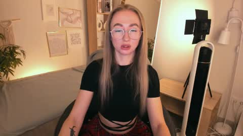 Victoria online show from April 8, 7:10 am