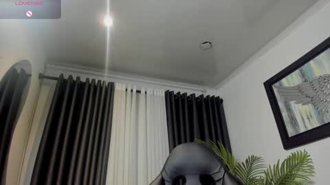 victoriapaker online show from April 1, 11:11 am