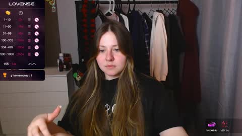 victoriassecrets_ online show from February 2, 9:36 pm