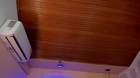 Viiolett online show from October 11, 8:44 pm