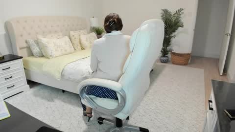 Ukrainian-woman online show from April 3, 1:42 pm