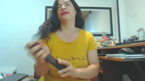 VIKKKTORIAAA online show from September 18, 5:39 am