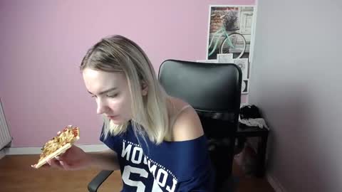 viktoria_lovely online show from September 9, 6:35 am