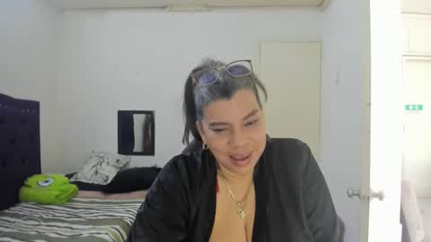 VIKY ADAMS online show from December 1, 2:09 pm