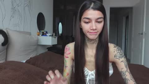 vinkitinkii online show from October 16, 7:00 am