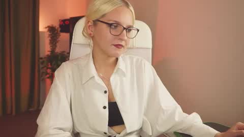 violamore online show from June 11, 12:43 am