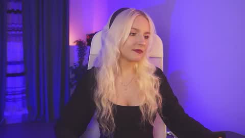 violamore online show from June 12, 6:38 pm