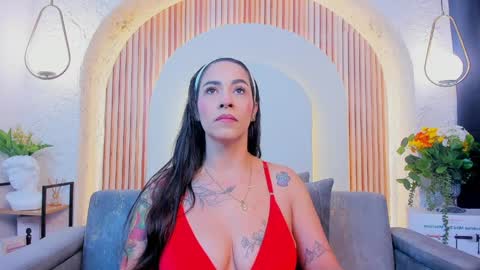 Violette online show from March 31, 10:15 am