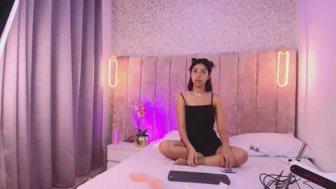 Violeta online show from December 16, 6:47 pm