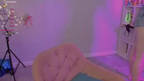 violet____h online show from January 6, 7:45 pm