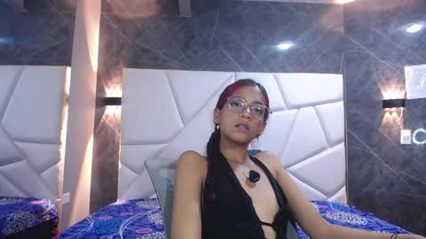 Violet online show from April 13, 2:40 pm