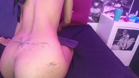 Violet online show from June 19, 9:07 pm