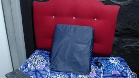 Violet online show from March 31, 2:50 pm