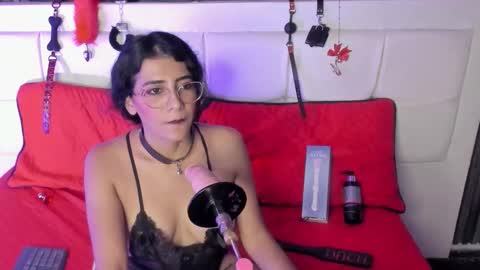 Violet online show from December 19, 4:54 pm