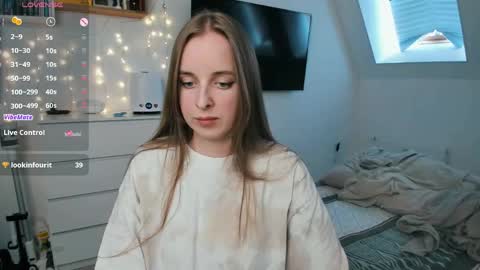 Violet online show from April 15, 1:11 pm