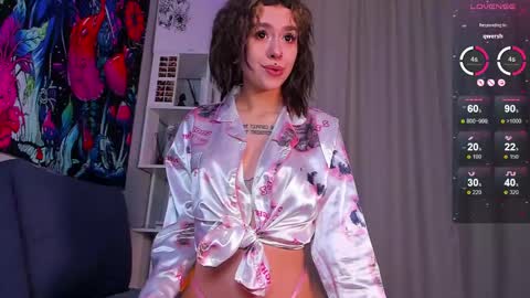 Violet online show from February 26, 5:42 pm