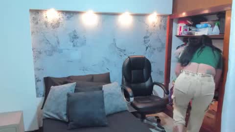 Violet  online show from September 18, 3:49 am