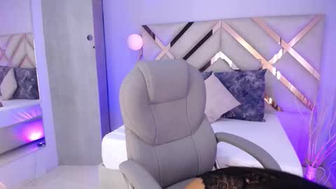 Violeta leon online show from March 18, 3:55 am