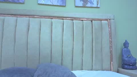 violeta_tepes online show from June 23, 8:40 pm