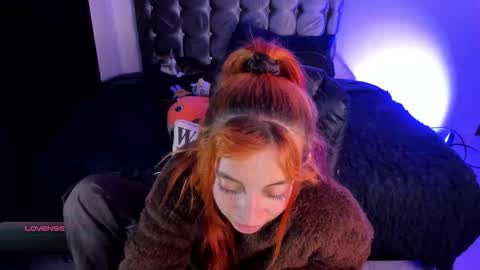 Violeta  Help me reach 150 thumbs up    online show from February 18, 4:44 am