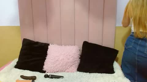 violetalittlee online show from January 26, 3:47 pm