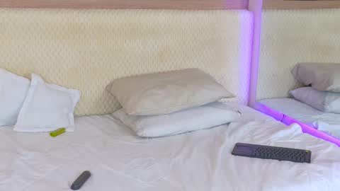 Violet online show from February 26, 3:11 pm